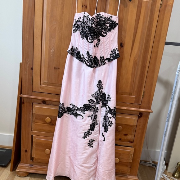 Jovani Dresses & Skirts - Jovani Light Pink Satin Dress